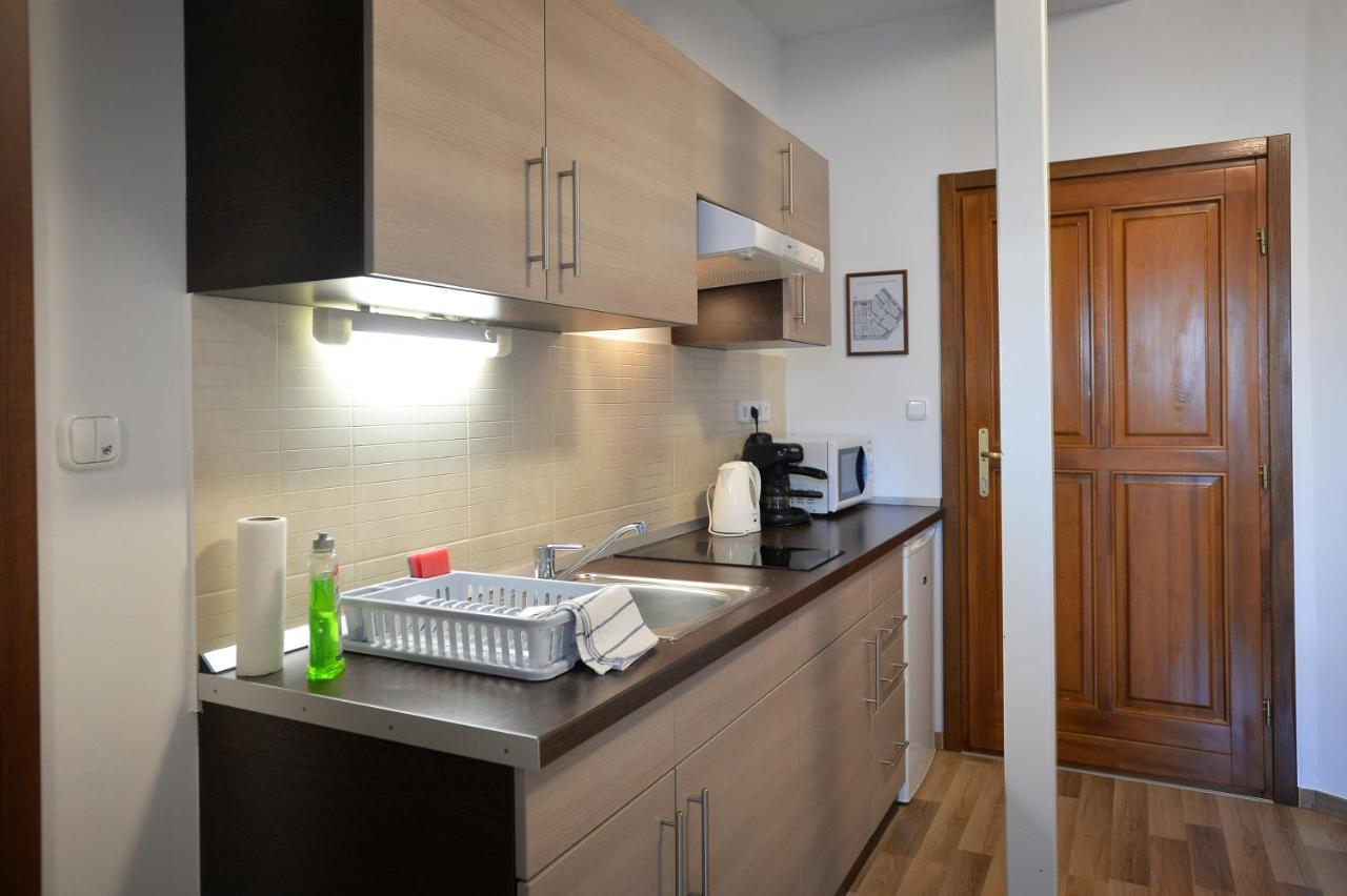 Corner Apartman Eger Exterior foto