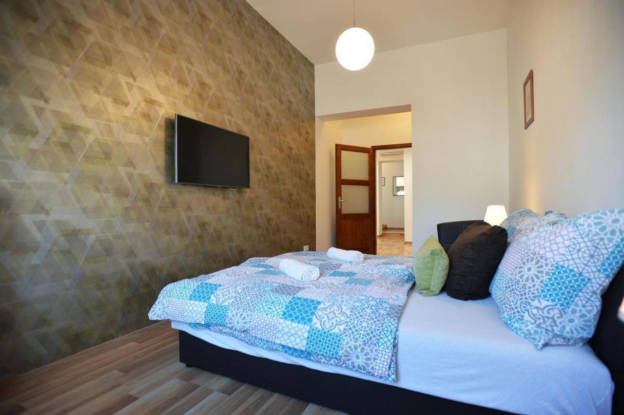 Corner Apartman Eger Exterior foto