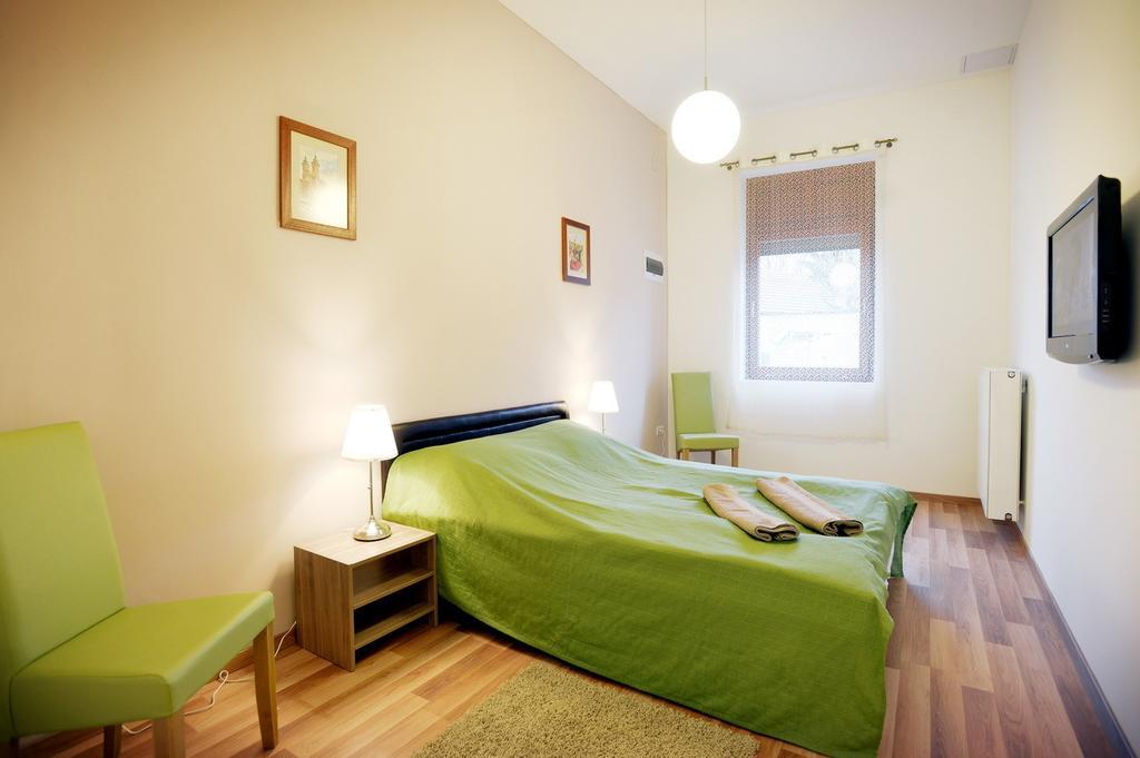 Corner Apartman Eger Habitación foto