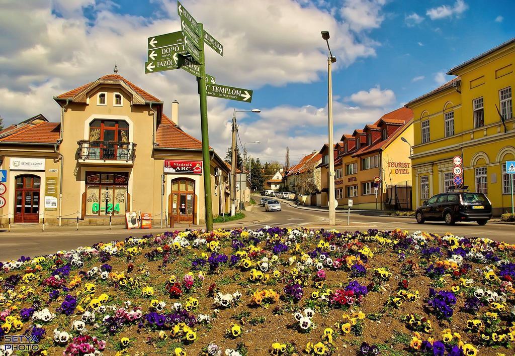 Corner Apartman Eger Exterior foto
